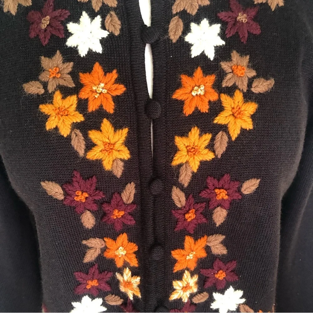 Liz Claiborne Fall 100%Merino wool floral embroidered button up cardigan sweater